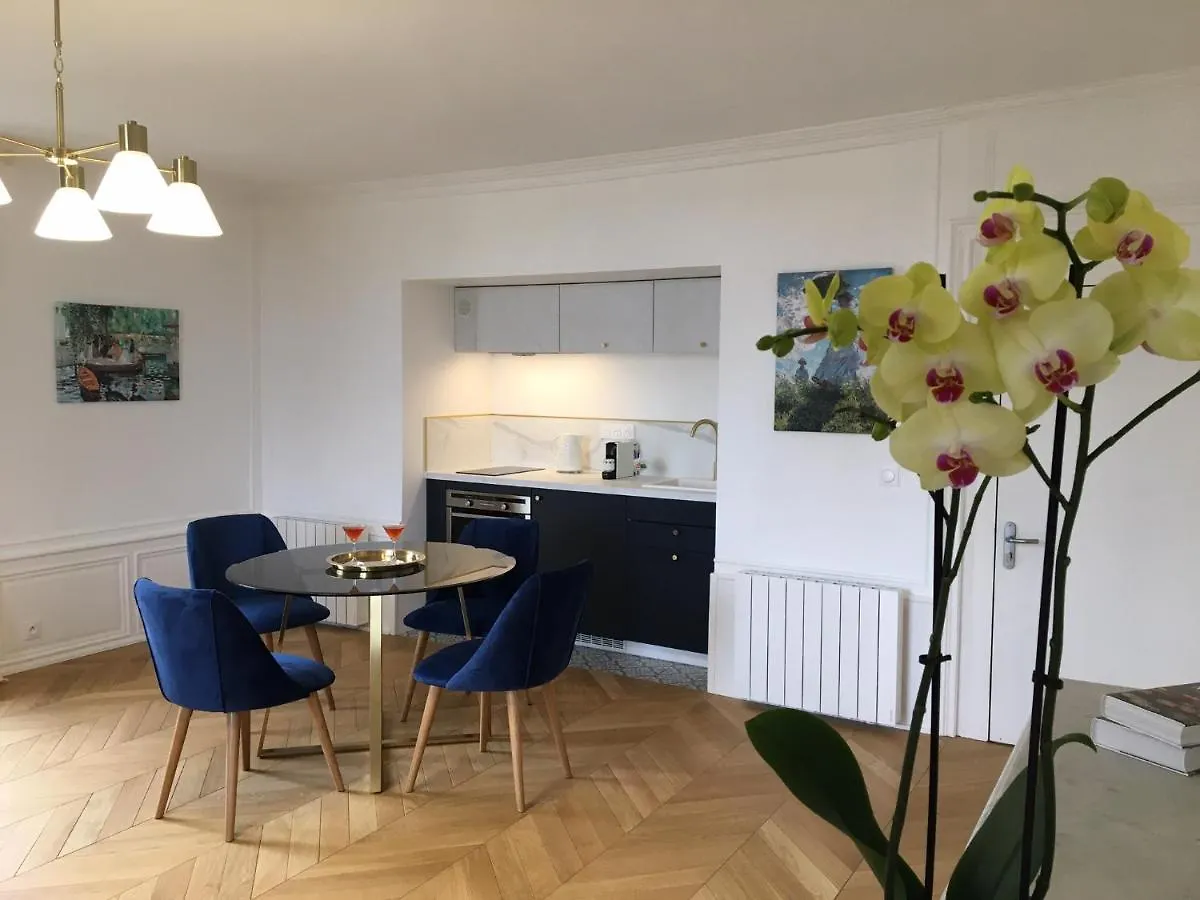 La Promenade Apartment Redon 0*,